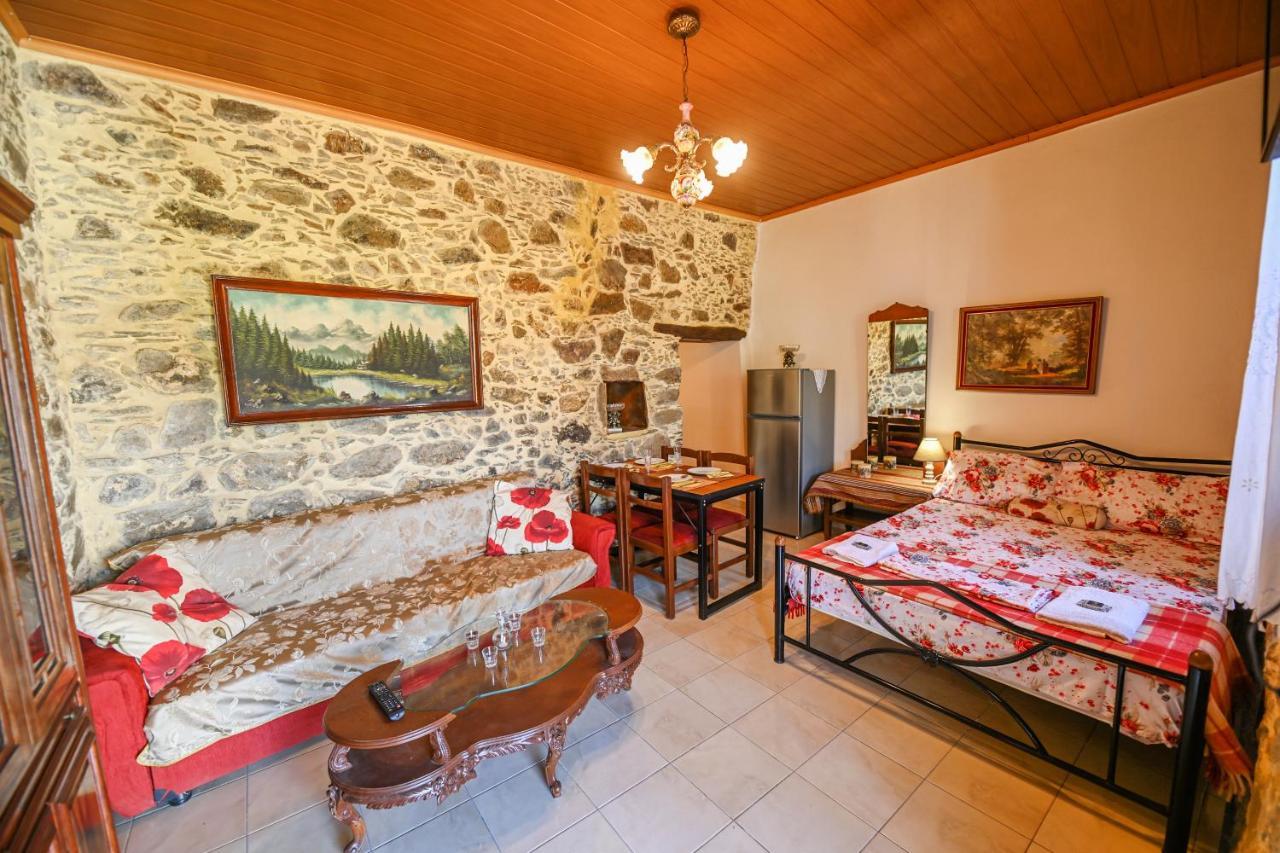 Stone House For Relaxation In Elos 키사모스 외부 사진