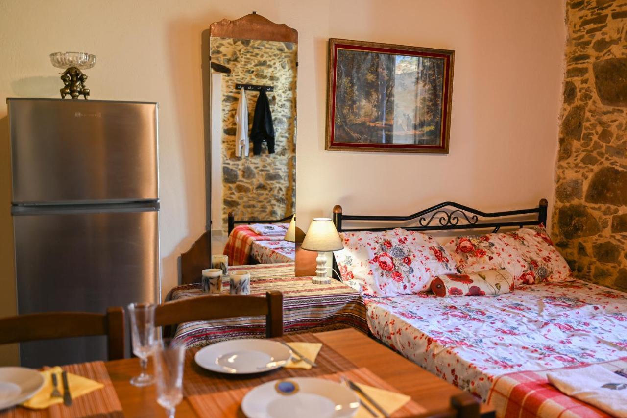 Stone House For Relaxation In Elos 키사모스 외부 사진